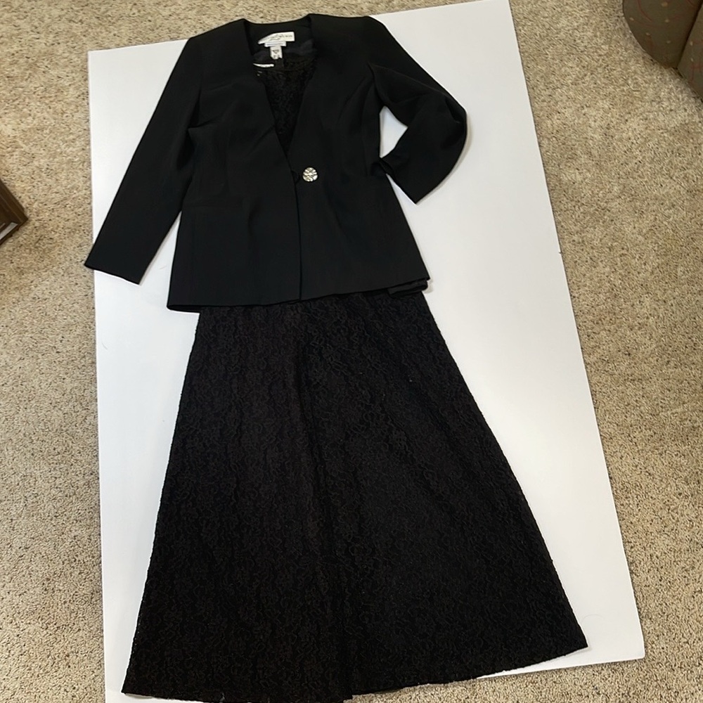 Lillie Rubin Black lace 3 piece suit formal evenings please. Made n USA vintage